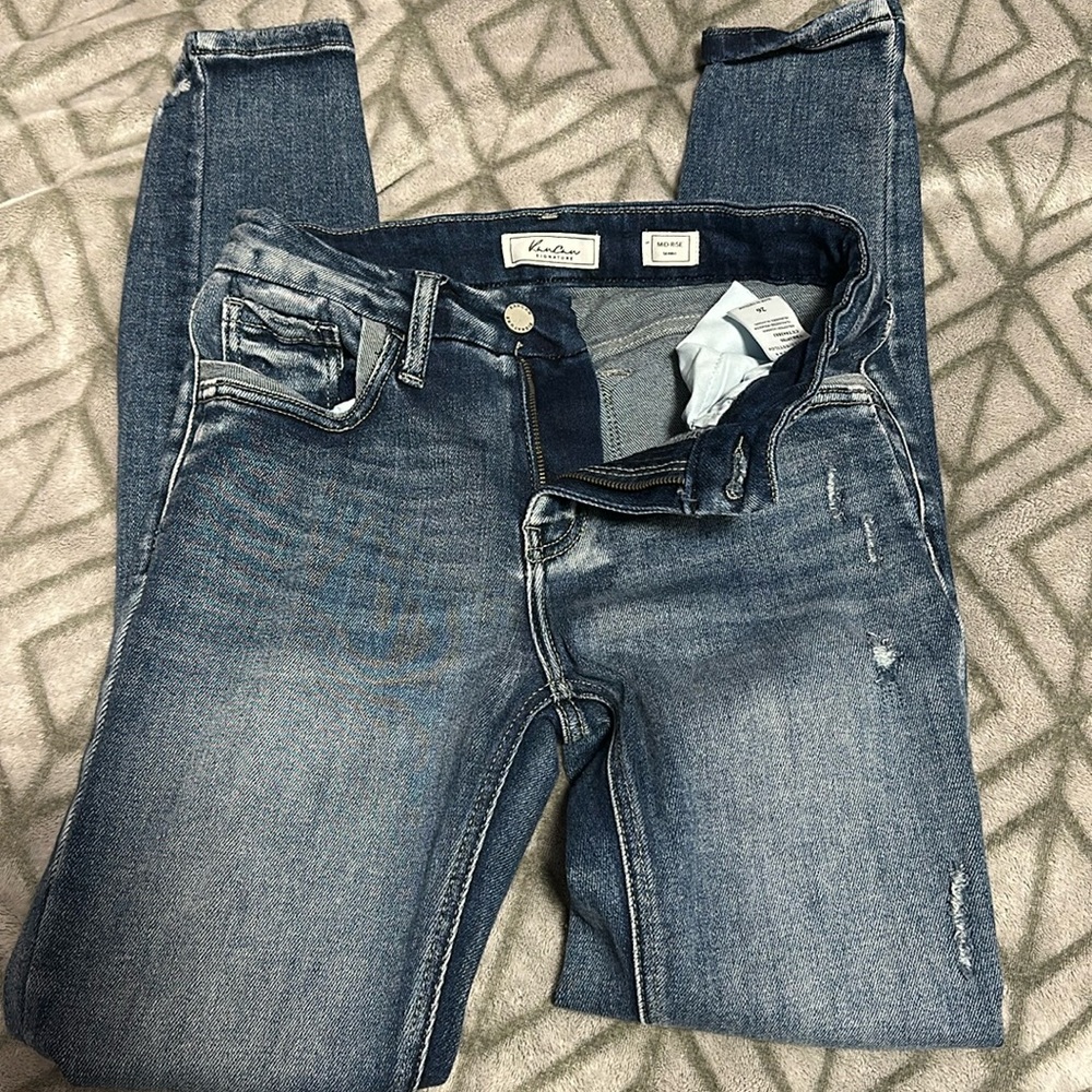 26 mid rise skinny KanCan